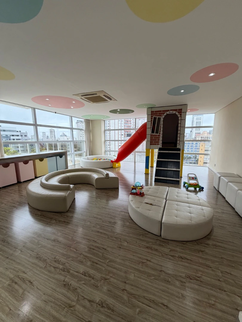 Furnished studio in a building with a gym — photo 9