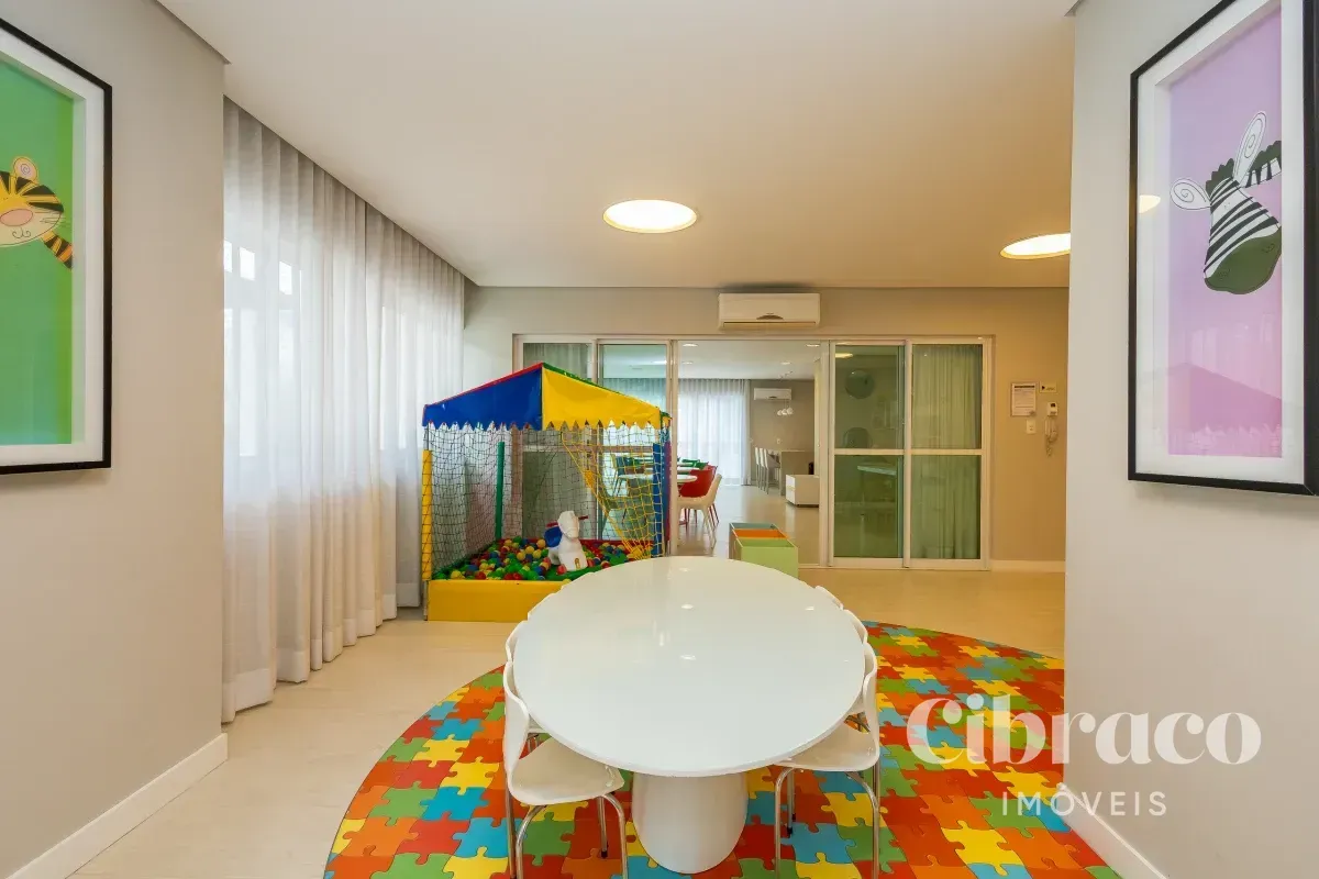 Balcony with a grill in a 2-bedroom apartment, 71 m² — photo 61