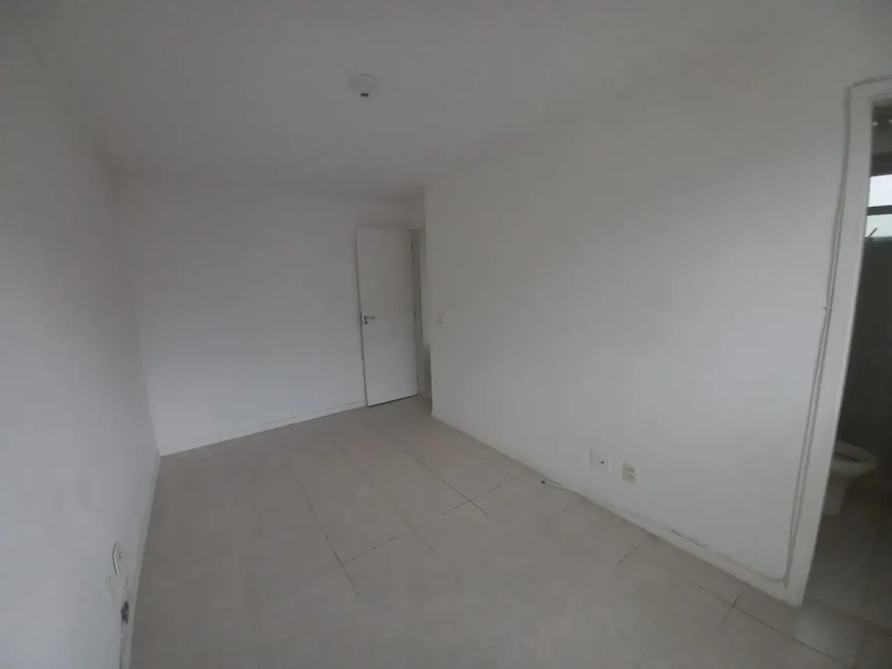 3-bedroom 3-bath apartment with 1 parking space — photo 9