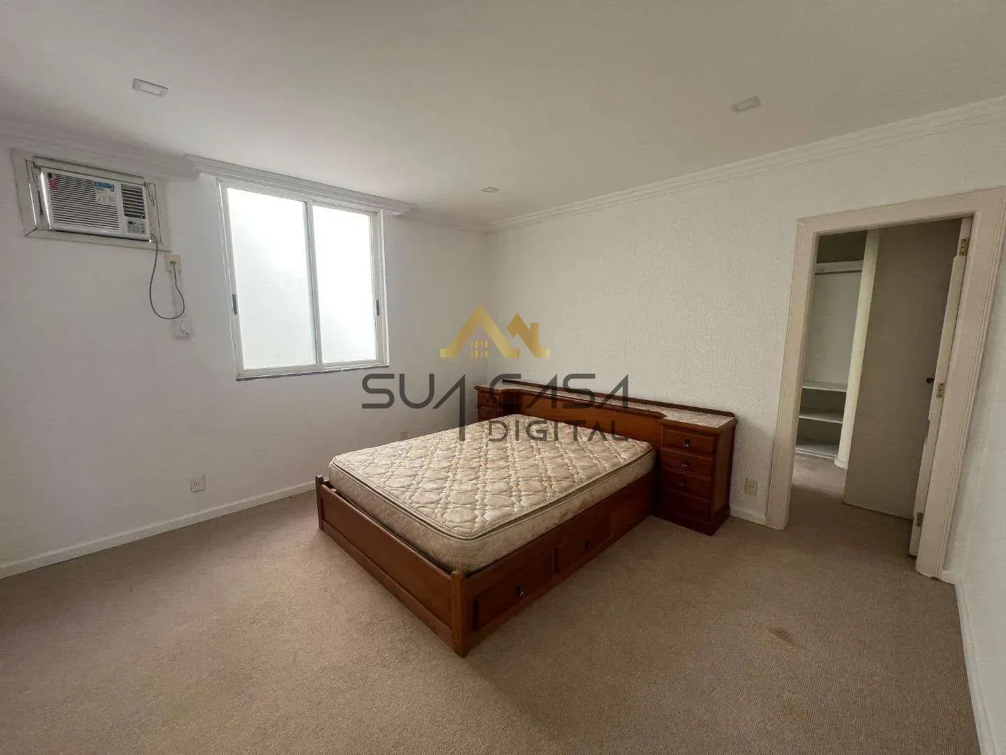 House with 5 bedrooms, 5 bathrooms and built-in wardrobes — photo 54