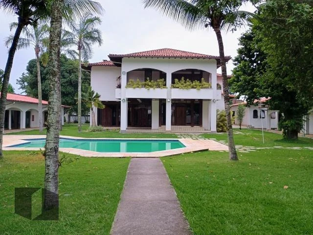 Unfurnished 2502 m² house with 5 en-suite rooms and 8 spots
