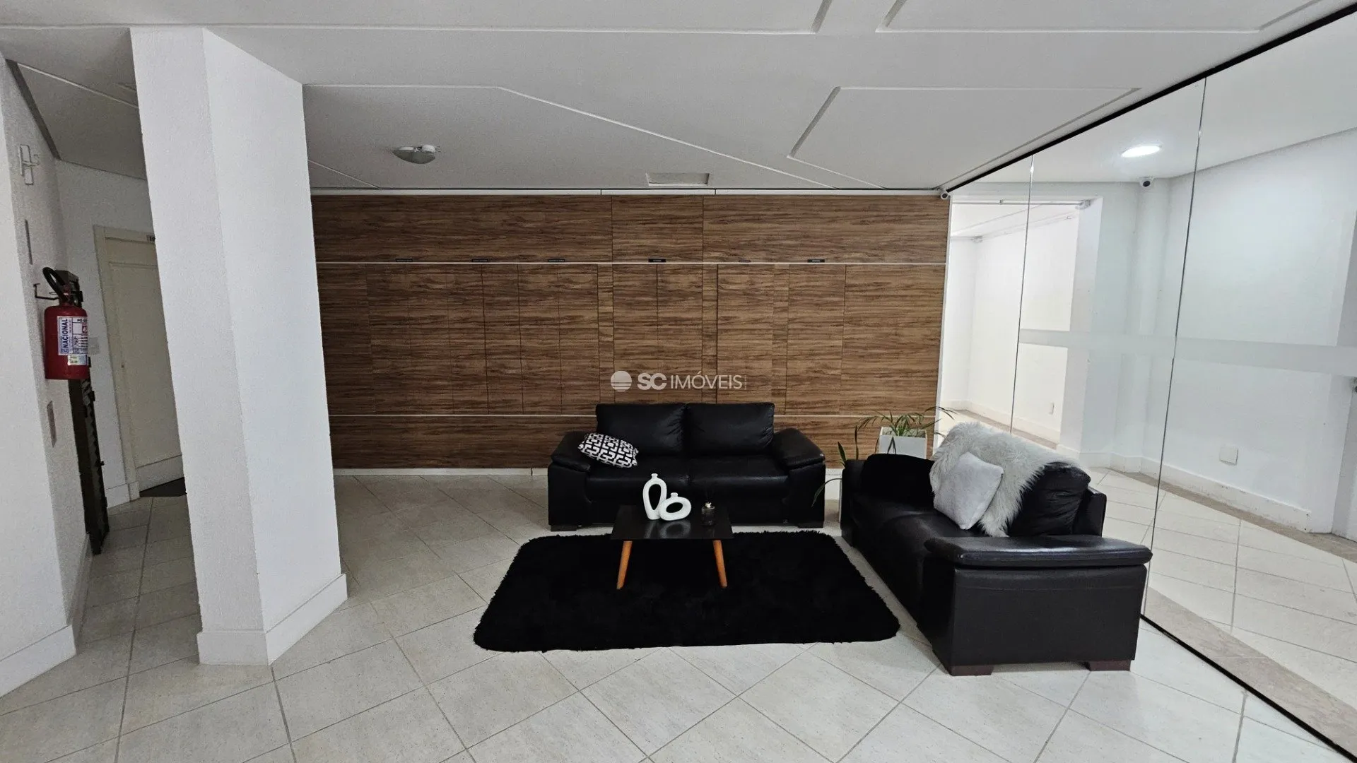 Furnished 1-bedroom apartment with 45 m² and parking space — photo 45