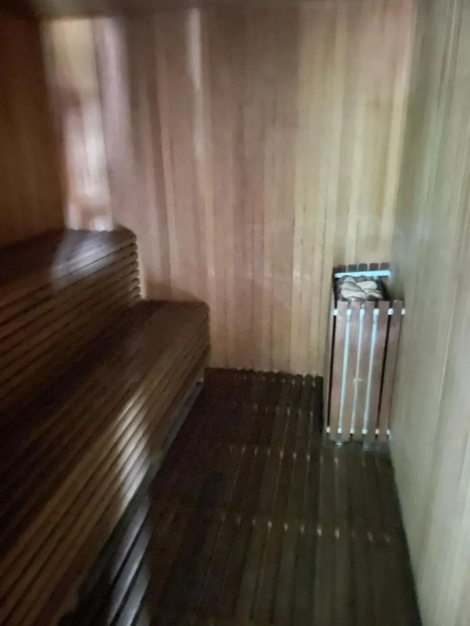 Duplex house with 1 bedroom, 4 bathrooms, 5 parking spots — photo 4