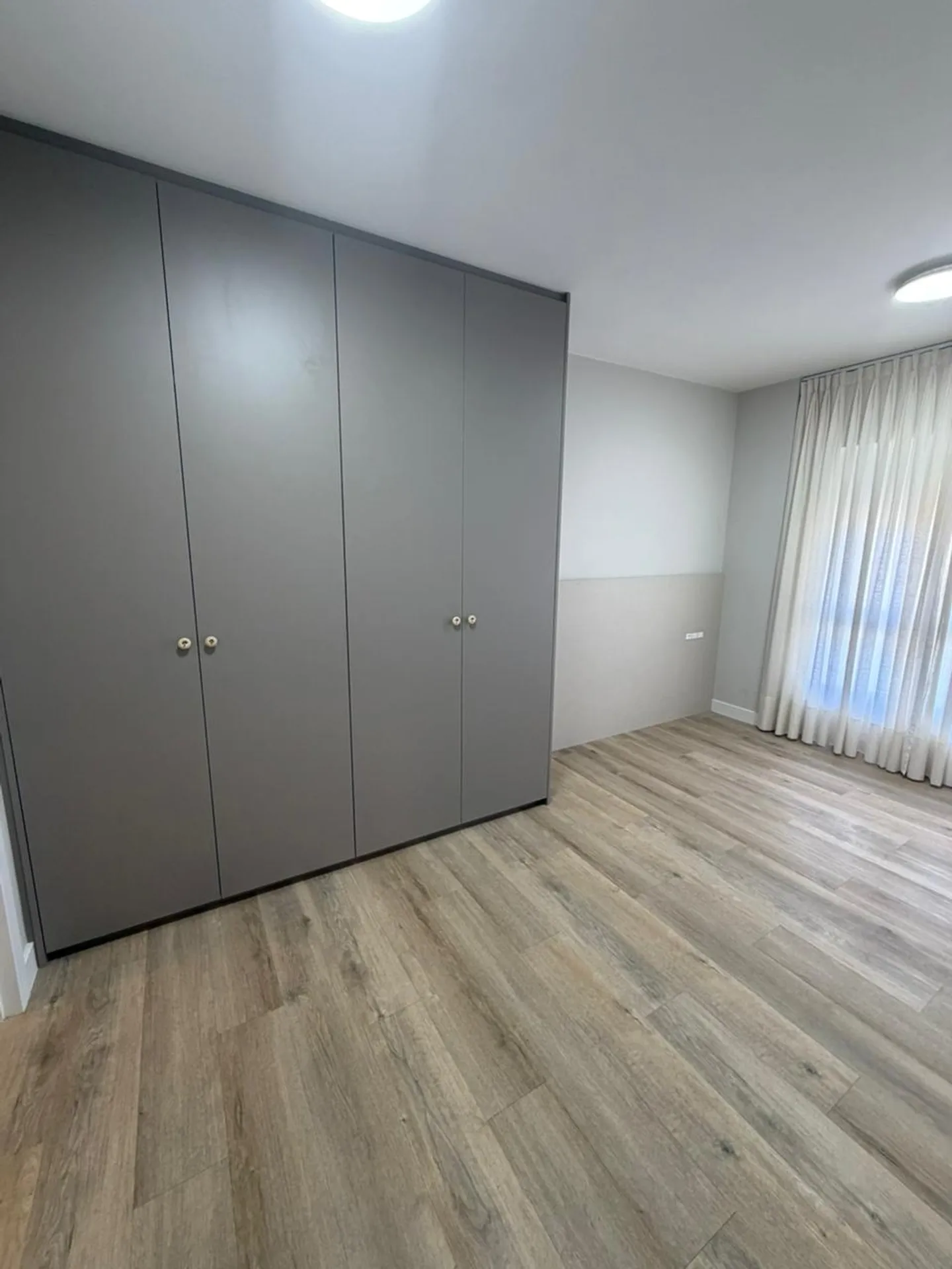 Мебльована квартира 79 м² з 2 спальнями та балконом — photo 21