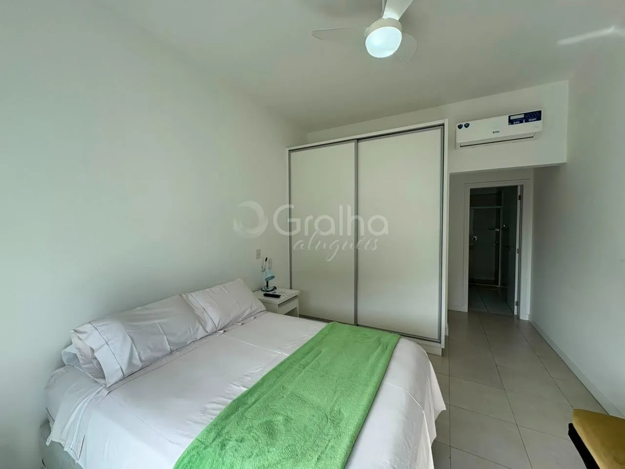 Furnished 129 m² apartment with 2 bedrooms and balcony — photo 23