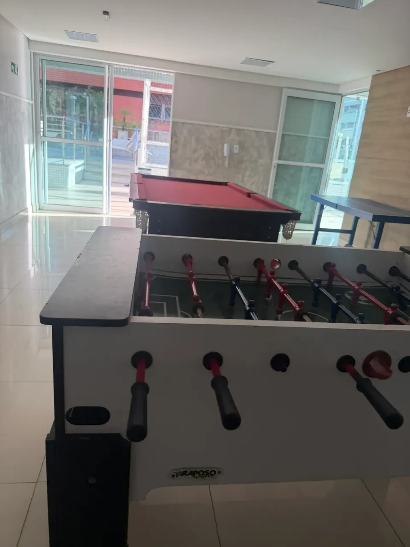 2-bedroom apartment in a building with a gym — photo 9