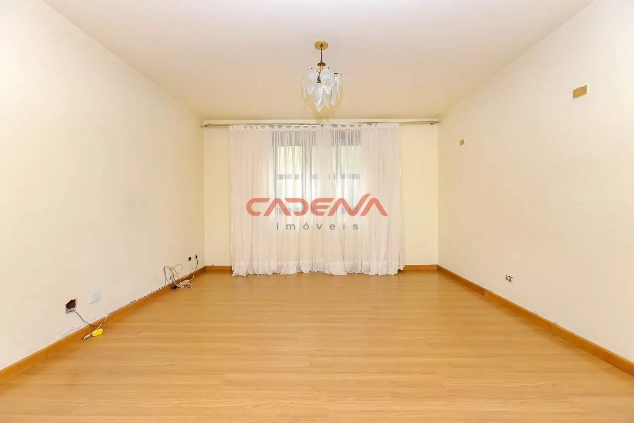 House with 5 bedrooms, 3 en-suites and 660 m² with 6 spaces — photo 19