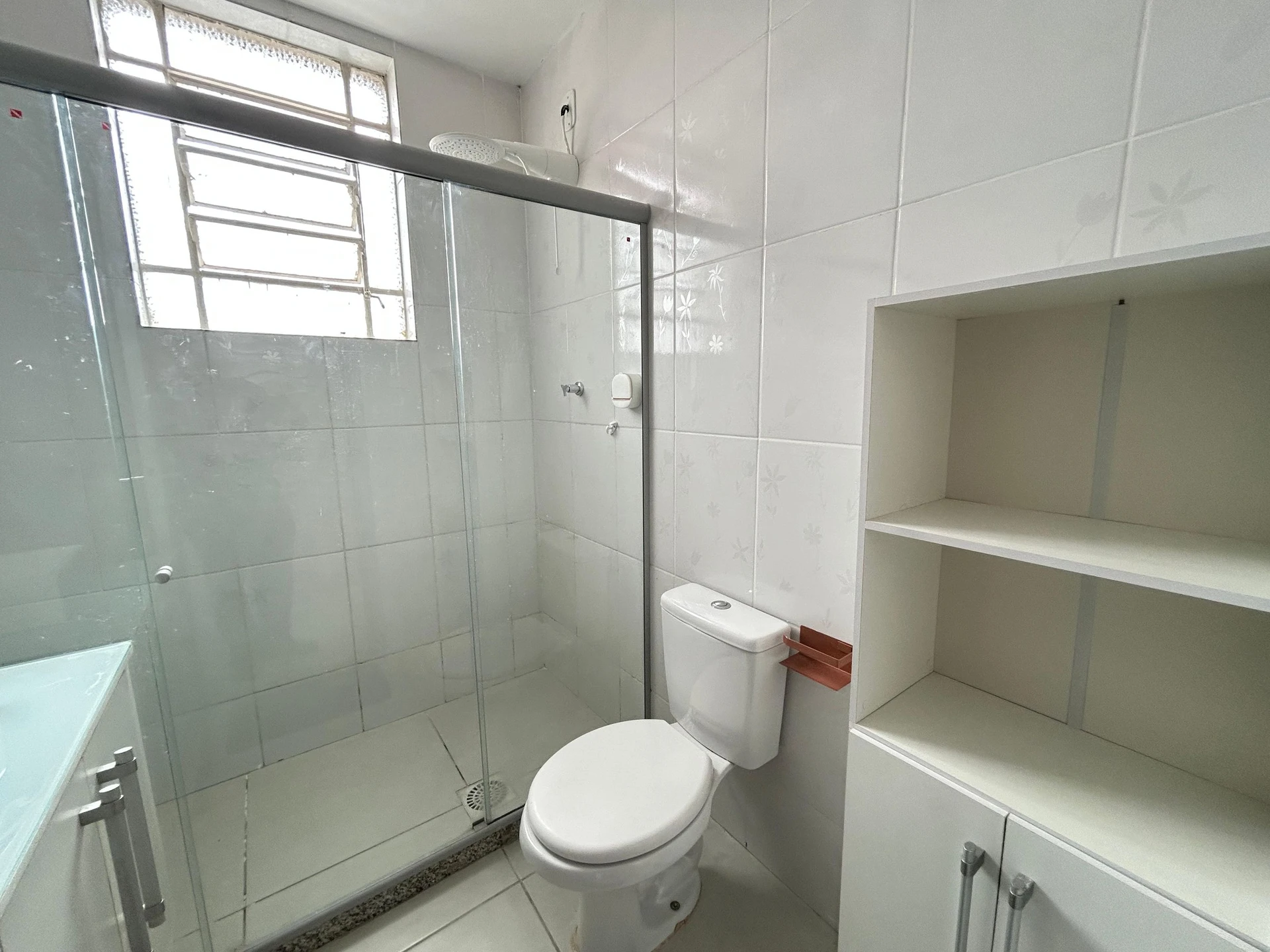 Casa de 2 quartos com piso de madeira ou laminado — photo 9