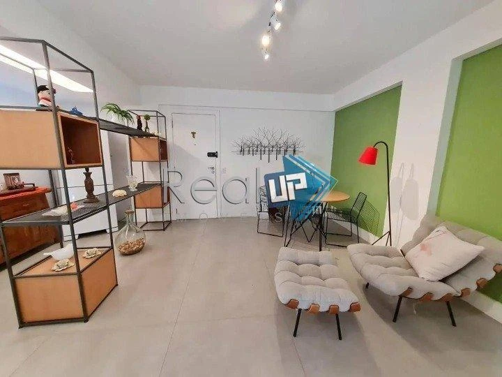 Furnished apartment, 74 m², with a glass-enclosed balcony — photo 6