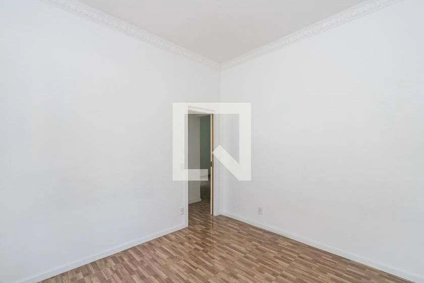 Apartamento de 1 quarto com box de vidro no banheiro — photo 14