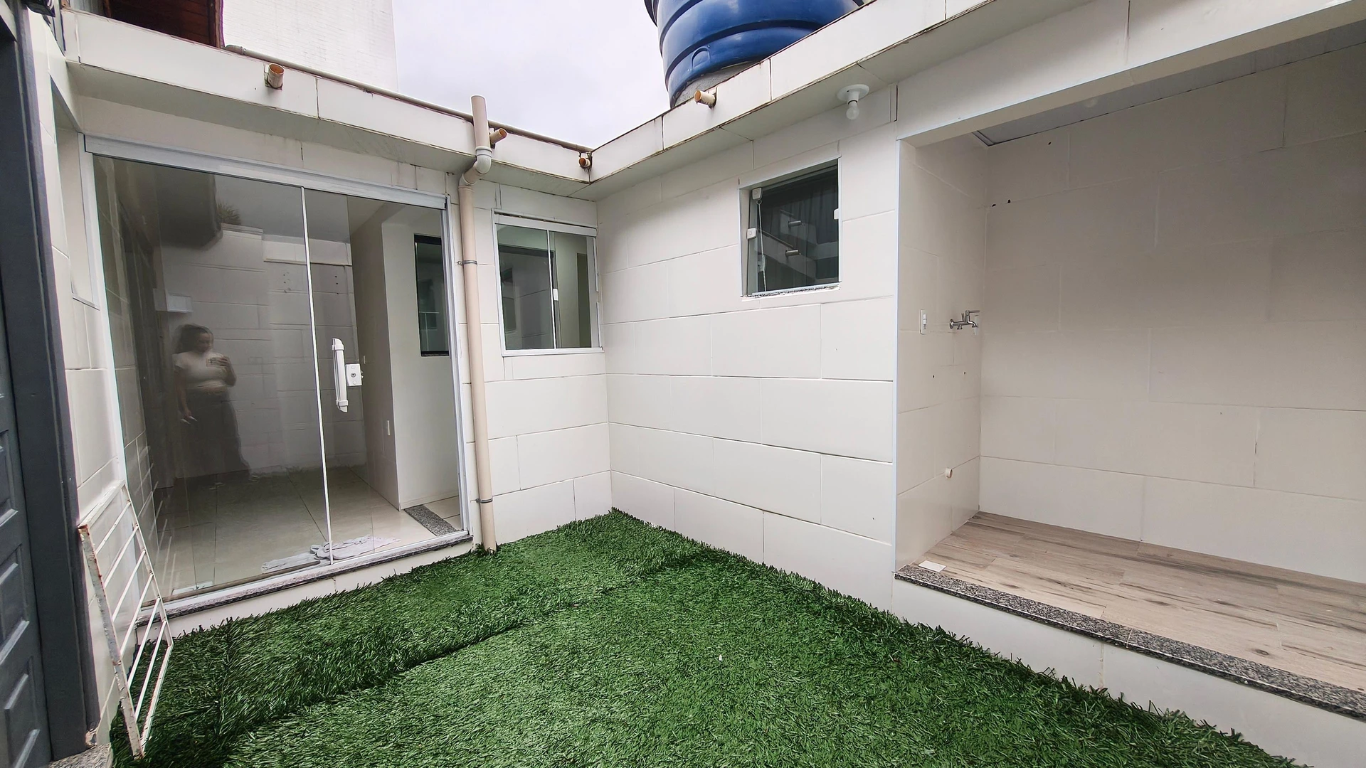140 m² house with a grill on the balcony and a garden — photo 31