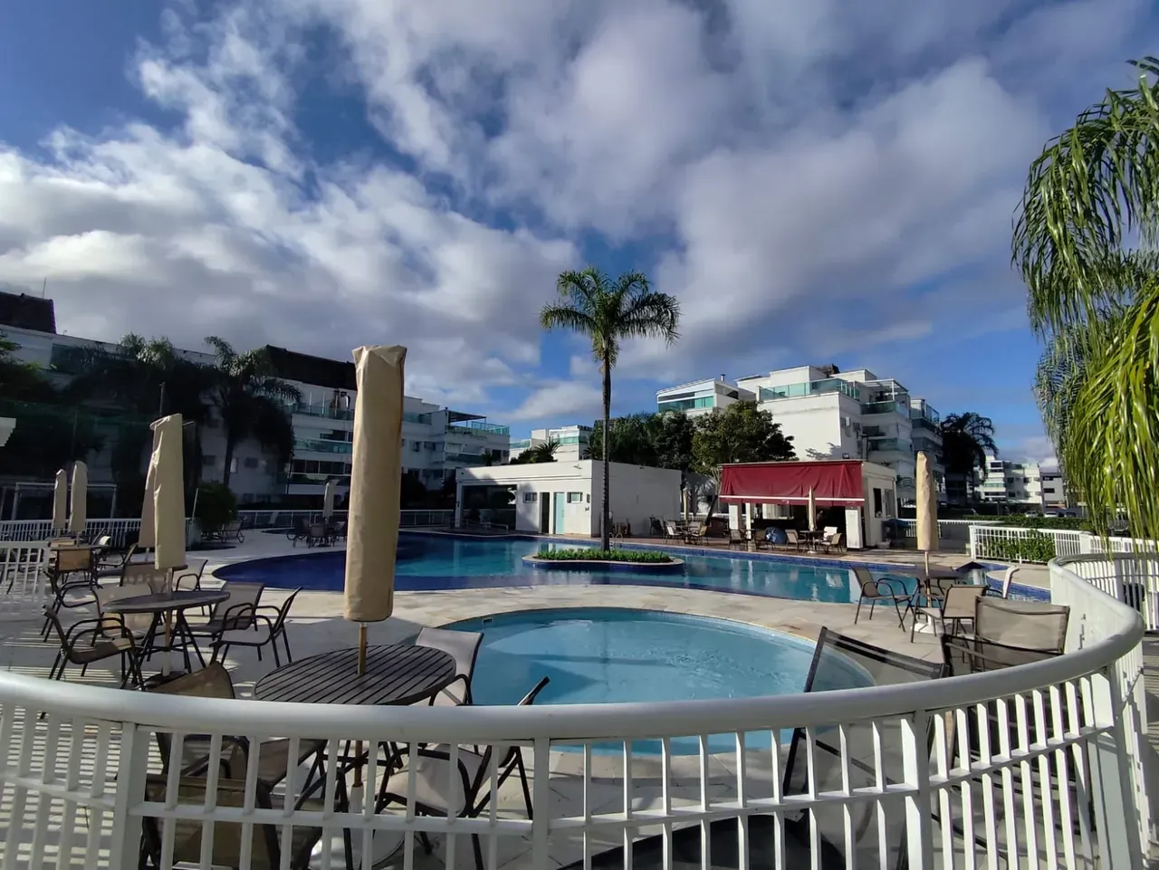 Furnished 2-bedroom apartment with private BBQ — photo 24