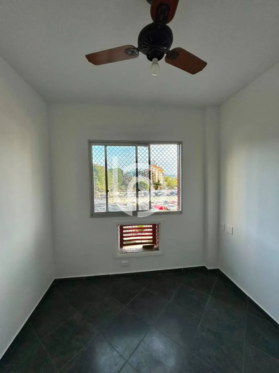 1-bedroom apartment with balcony and 5 parking spaces — photo 2
