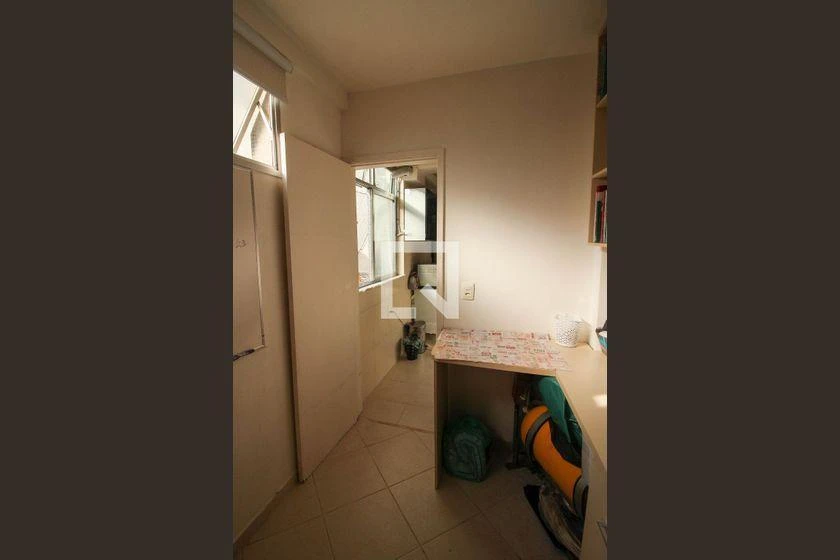 Rental apartment with 3 bedrooms and a glass balcony — photo 23