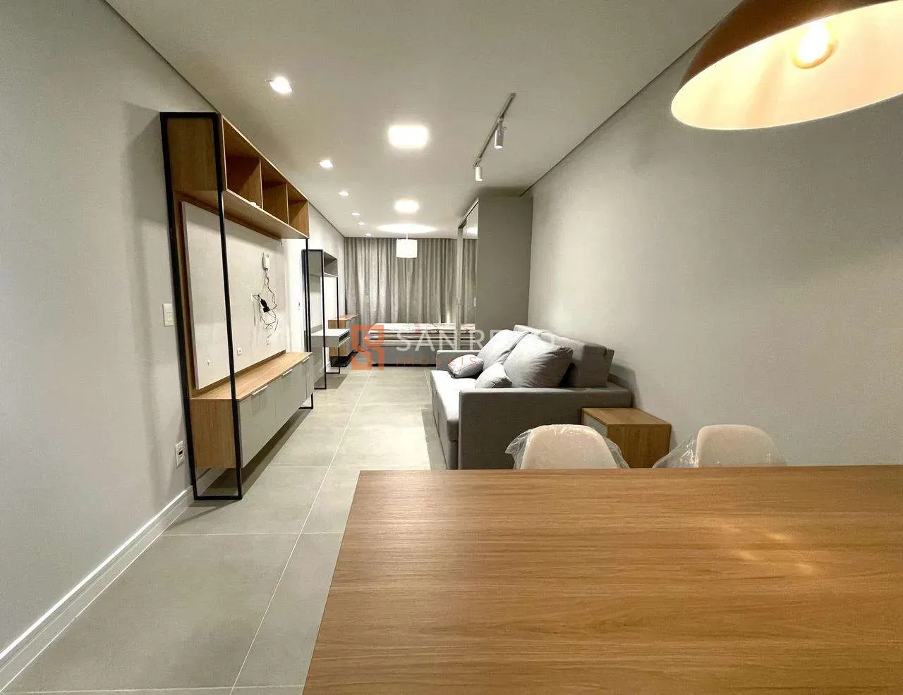 Apartamento mobiliado de 1 quarto com cozinha integrada — photo 2