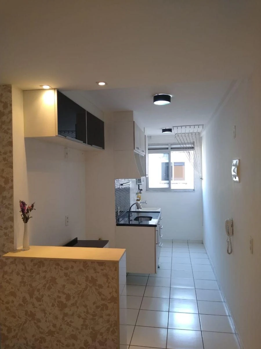 2-bedroom apartment in a building with a gym — photo 8