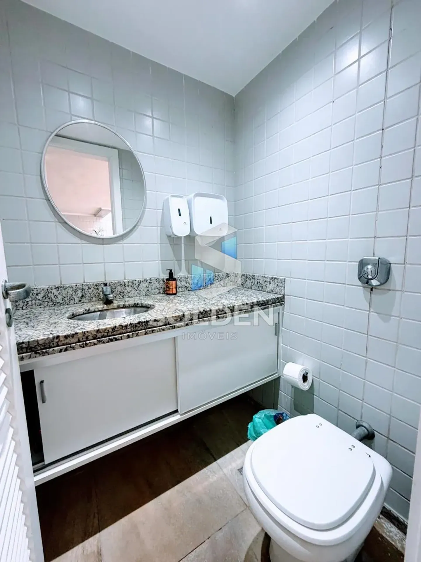 160 m² apartment with 3 bedrooms and 4 bathrooms — photo 30
