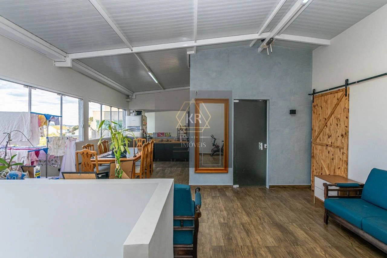 3-bedroom house with floor-to-ceiling windows — photo 7