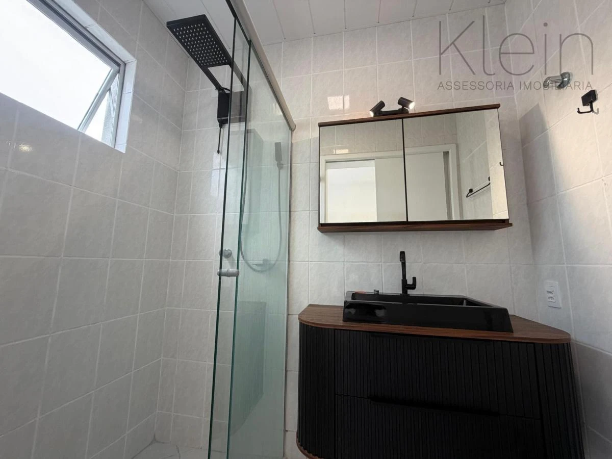 Glass-enclosed balcony in a 3-bedroom apartment, 75 m² — photo 15