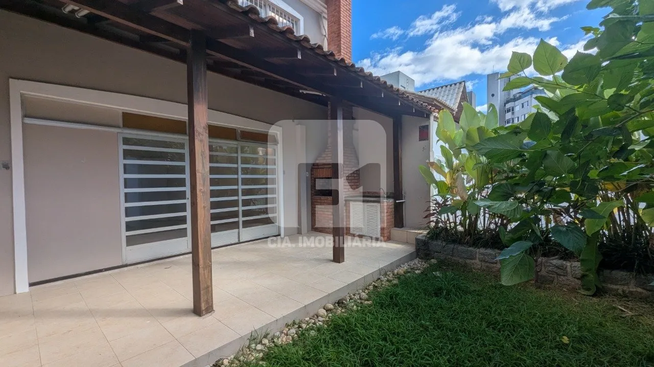 House with 6 bedrooms, en-suite and parking for 6 — photo 7