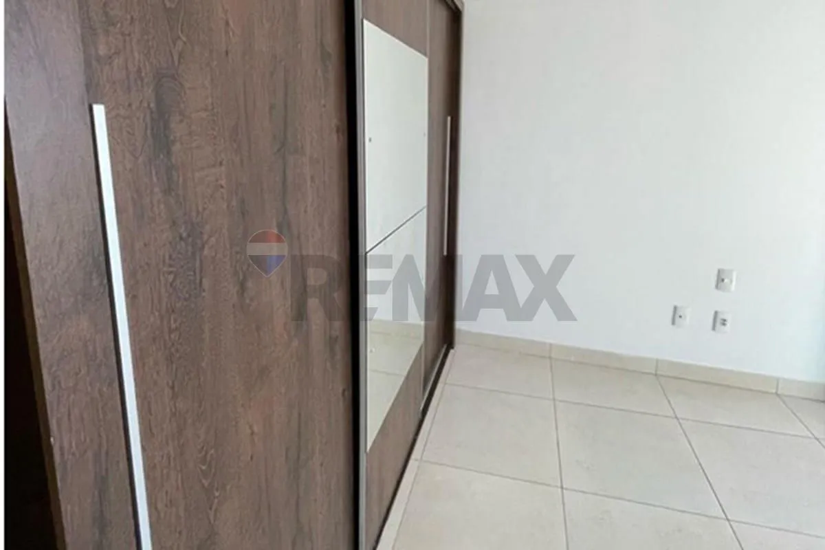 Furnished apartment with 2 bedrooms and 1 en-suite — photo 11