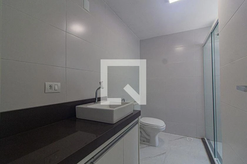Unfurnished apartment with a private garden and 3 bedrooms — photo 18