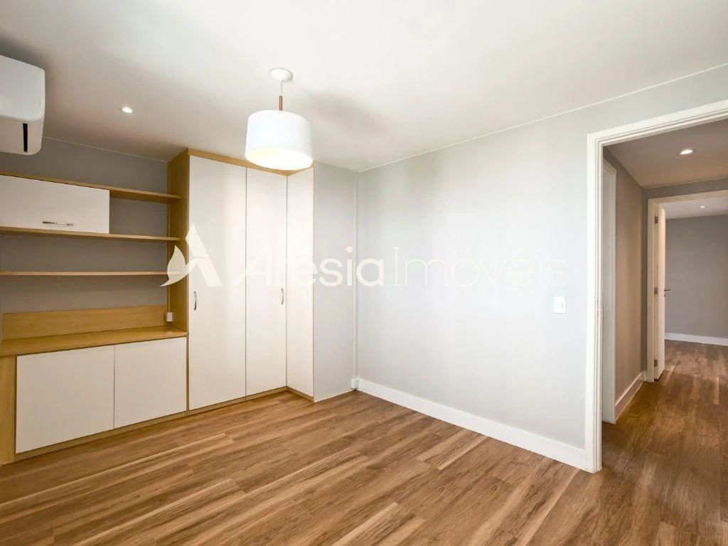 Apartamento com 3 dormitórios e varanda envidraçada — photo 24