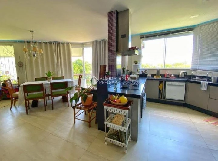 Casa en alquiler con 3 suites y 2 plazas de parking — photo 2