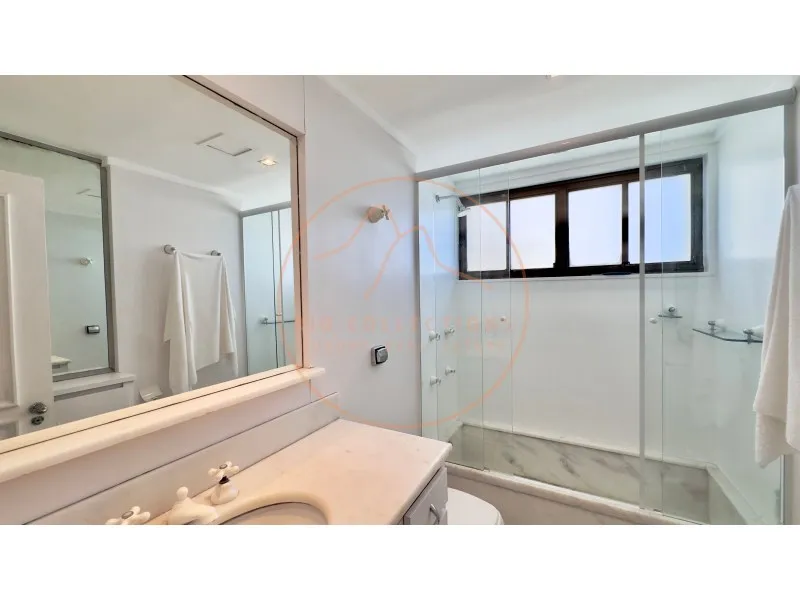 Apartment with 4 bedrooms and 5 bathrooms — photo 28