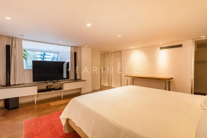 Furnished house with 5 bedrooms and open-plan kitchen — photo 61