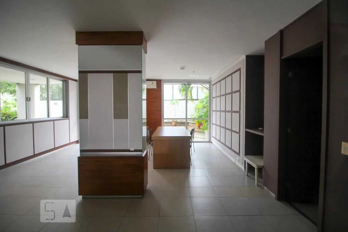 3-bedroom apartment with a glass-enclosed balcony — photo 61