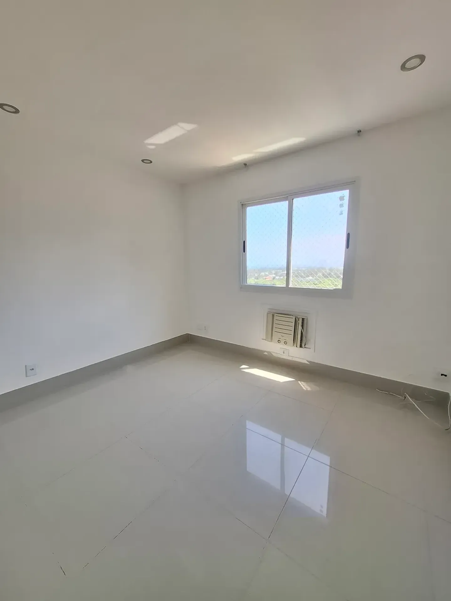 Apartment, 122 m², with a glass-enclosed balcony — photo 9