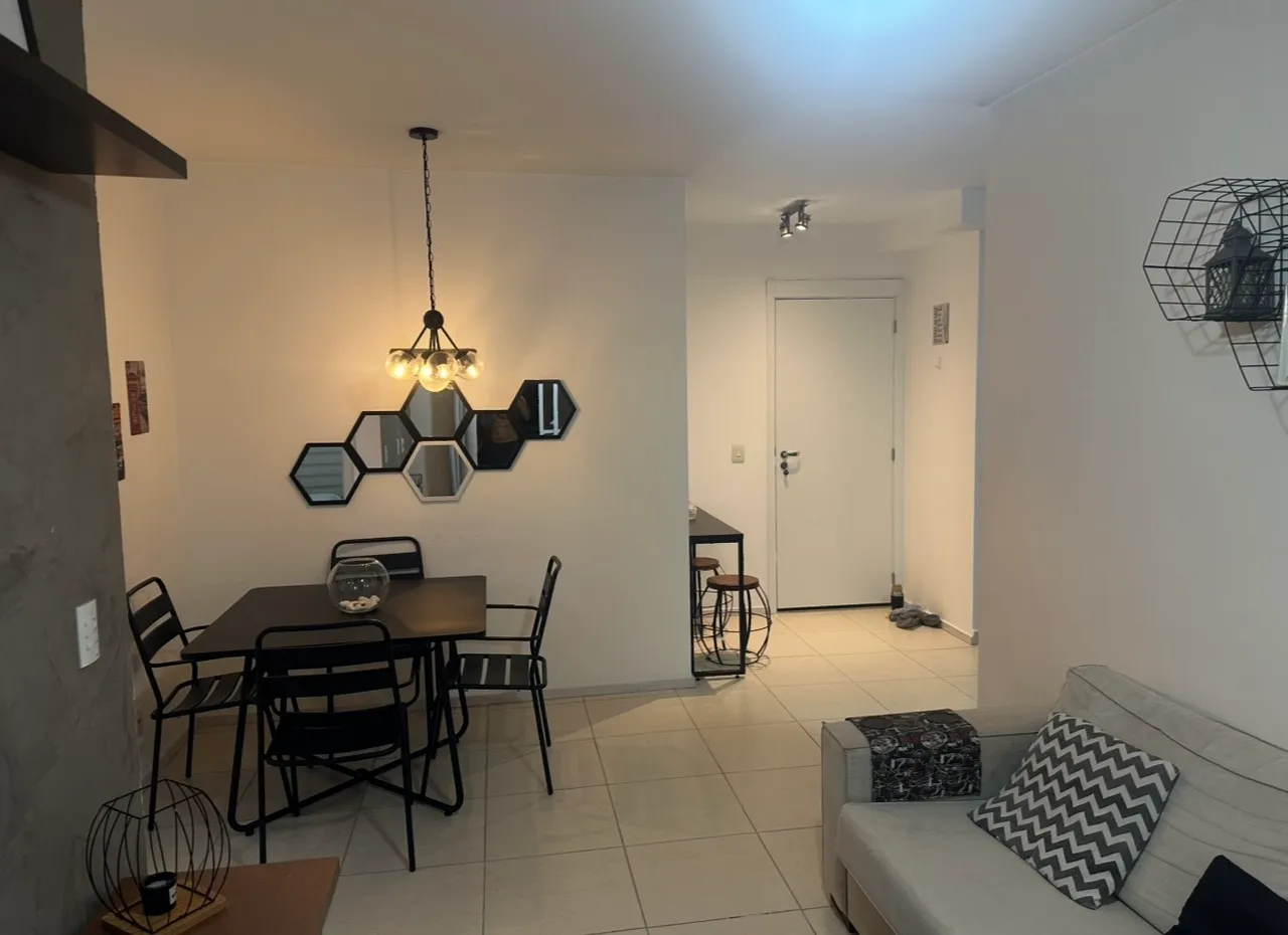 Apartamento mobiliado com 2 quartos e varanda — photo 3