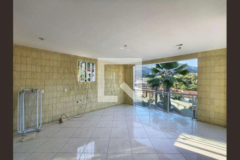 Condo house with 3 bedrooms and 180 m² — photo 2