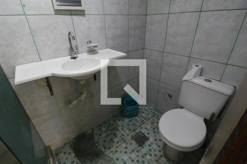 3-bedroom apartment in a building with a pool — photo 19