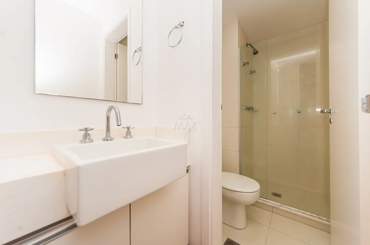 Furnished studio with balcony and open-plan kitchen — photo 15