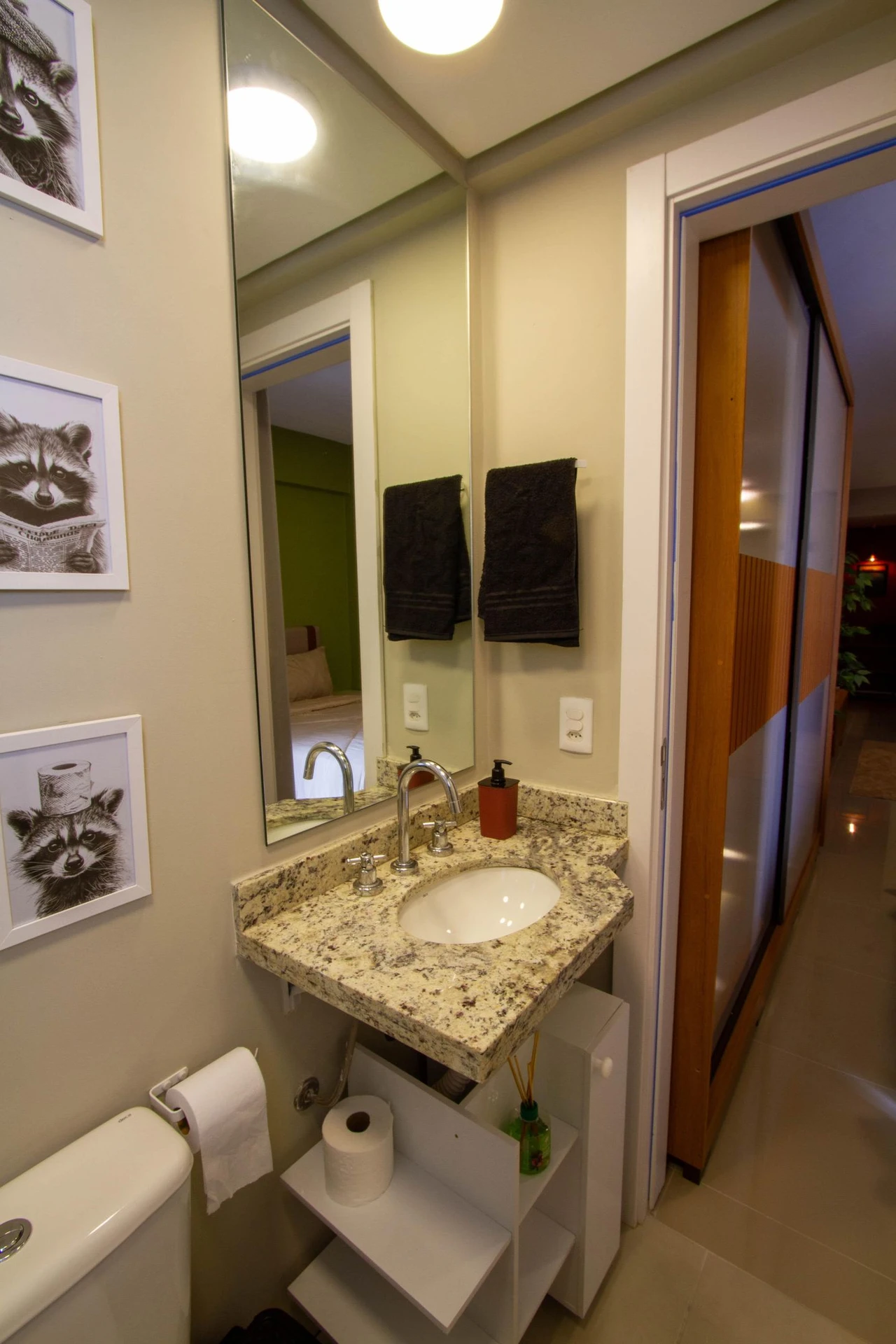 Furnished studio in a building with a gym — photo 9