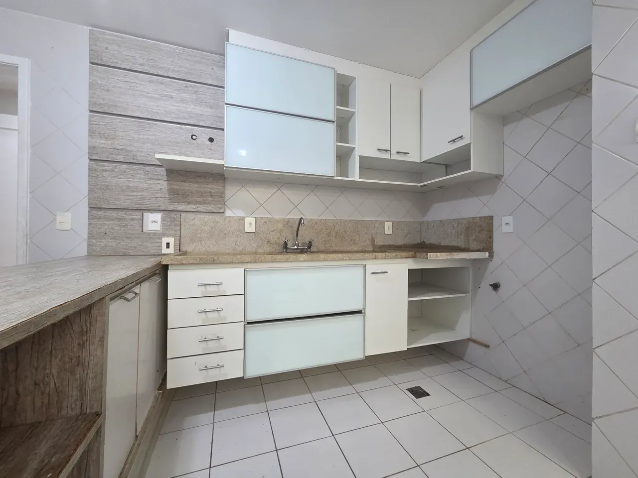 5-bedroom apartment in a building with a sauna — photo 11