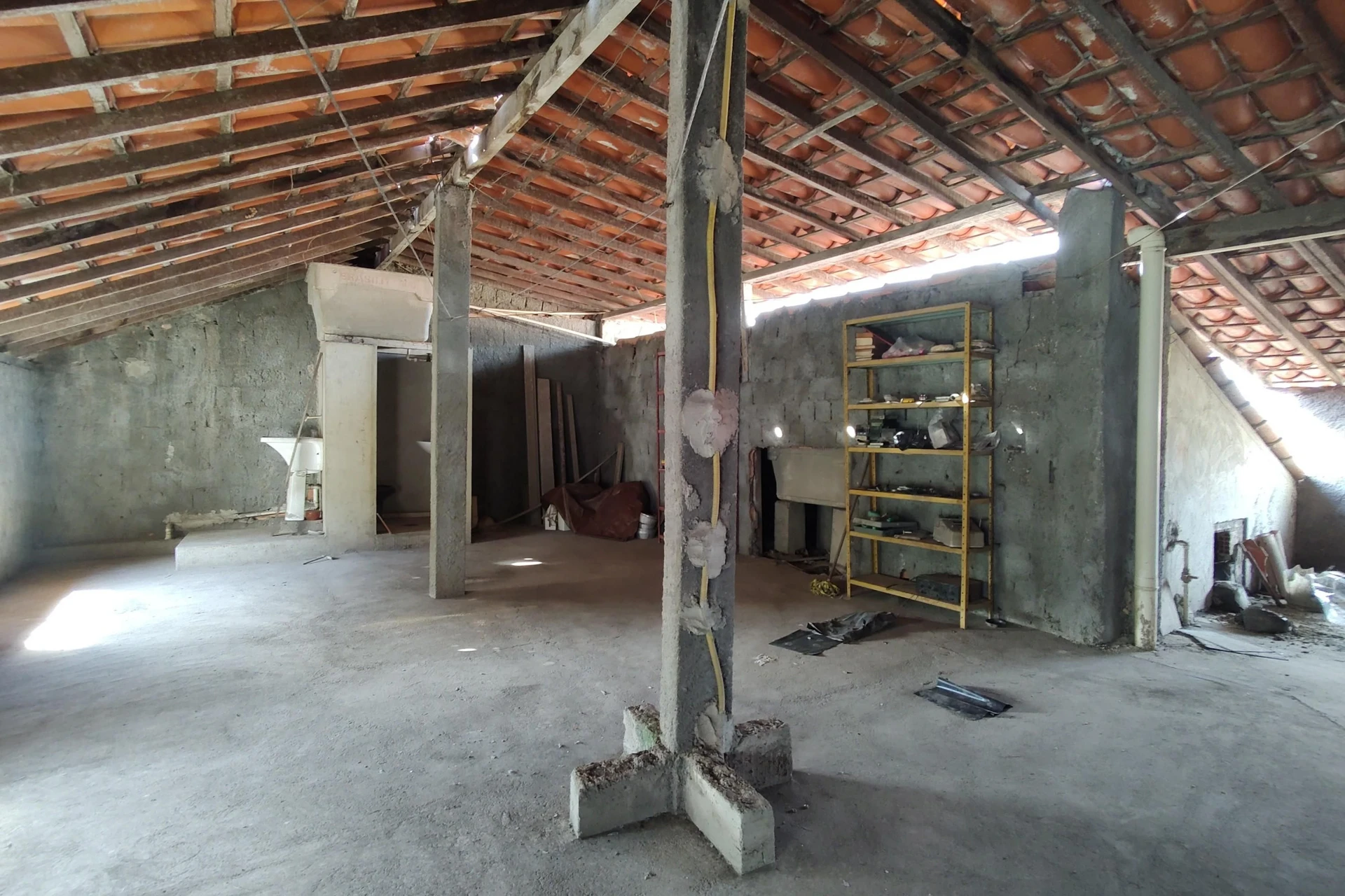Unfurnished house with 4 bedrooms and private garden — photo 42