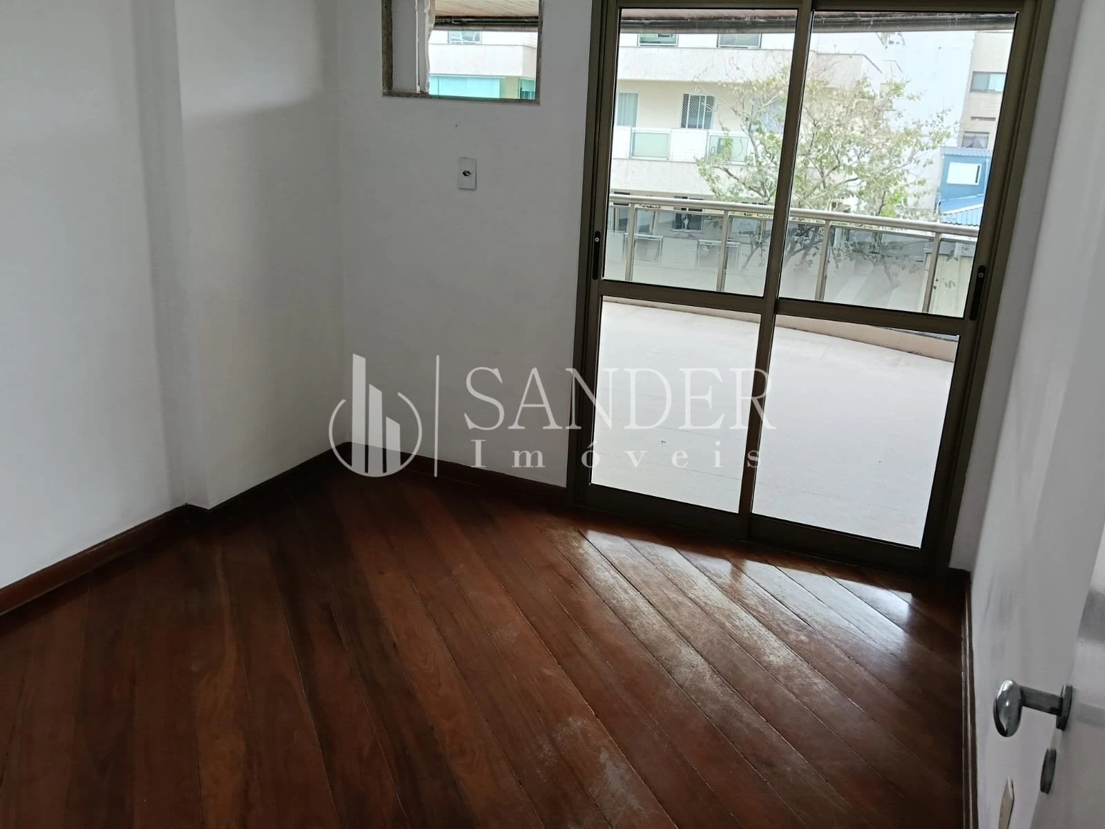 3-bedroom apartment, 1 with its own bathroom, 90 m² — photo 3