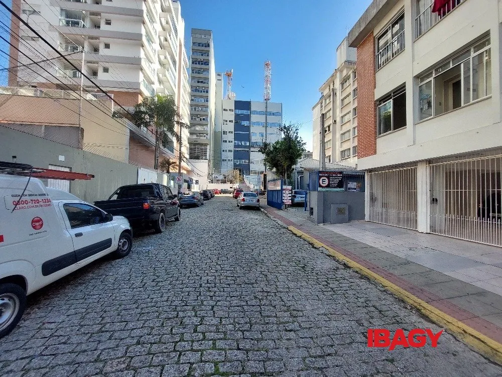Apartamento sem mobília com 2 dormitórios e sacada — photo 13