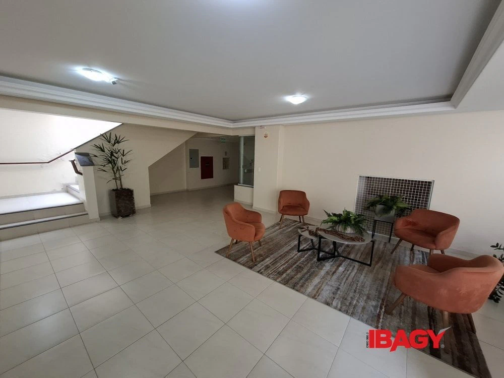 Apartamento de 1 dormitorio con cocina abierta y suite — photo 20