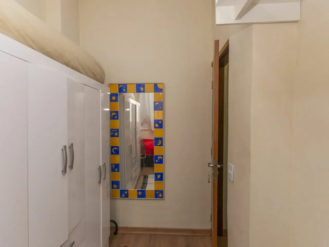 Apartamento amueblado de 2 dormitorios y cocina compacta — photo 13