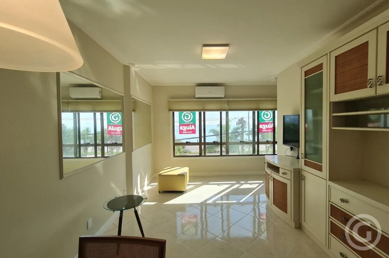 Apartamento de 2 quartos com janelas do piso ao teto, Centro — photo 8