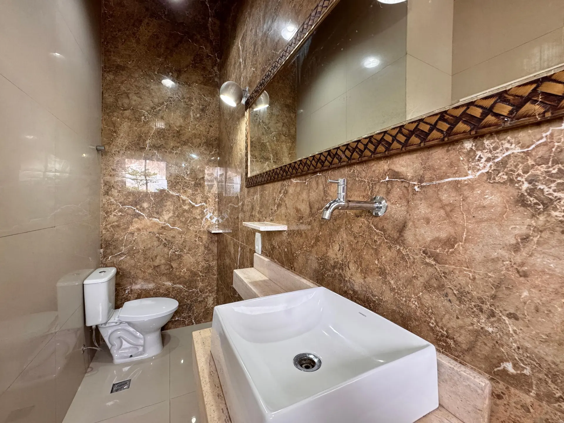 4-bedroom apartment with balcony and private BBQ grill — photo 27