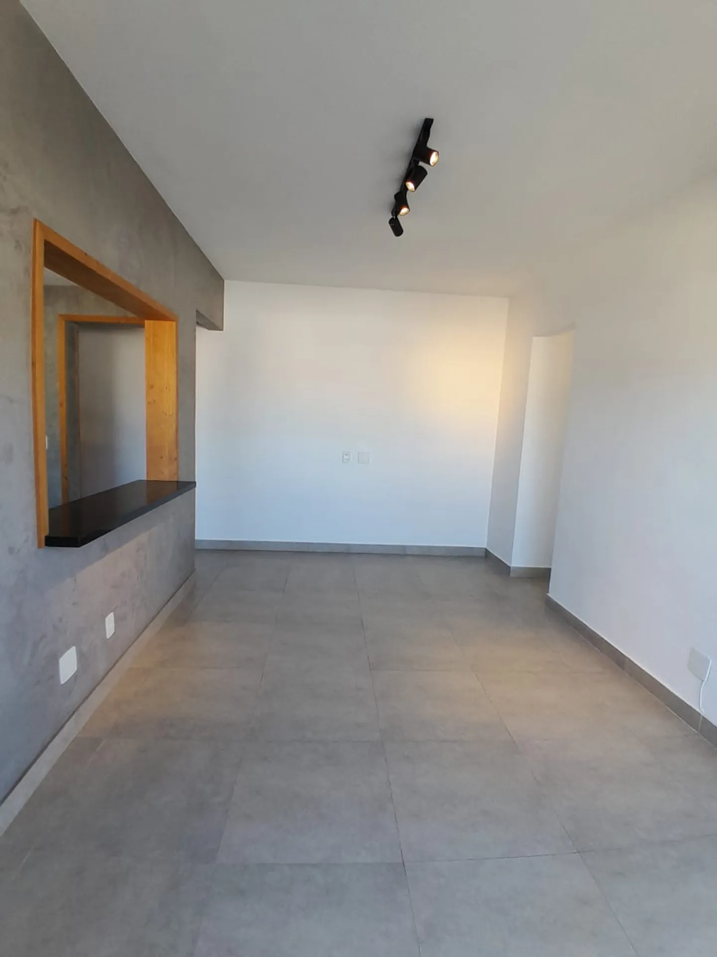 2-bedroom apartment with open-plan kitchen and balcony — photo 21