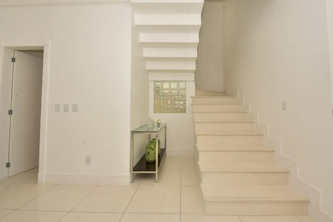 Casa mobiliada com 4 suítes e piscina aberta — photo 85