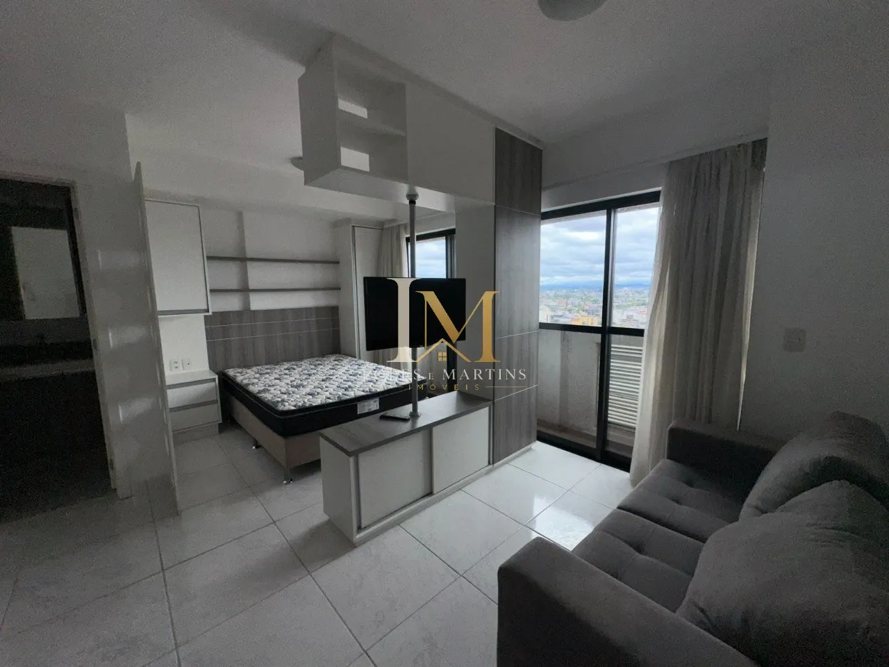 One-bedroom apartment with a washing machine — photo 7
