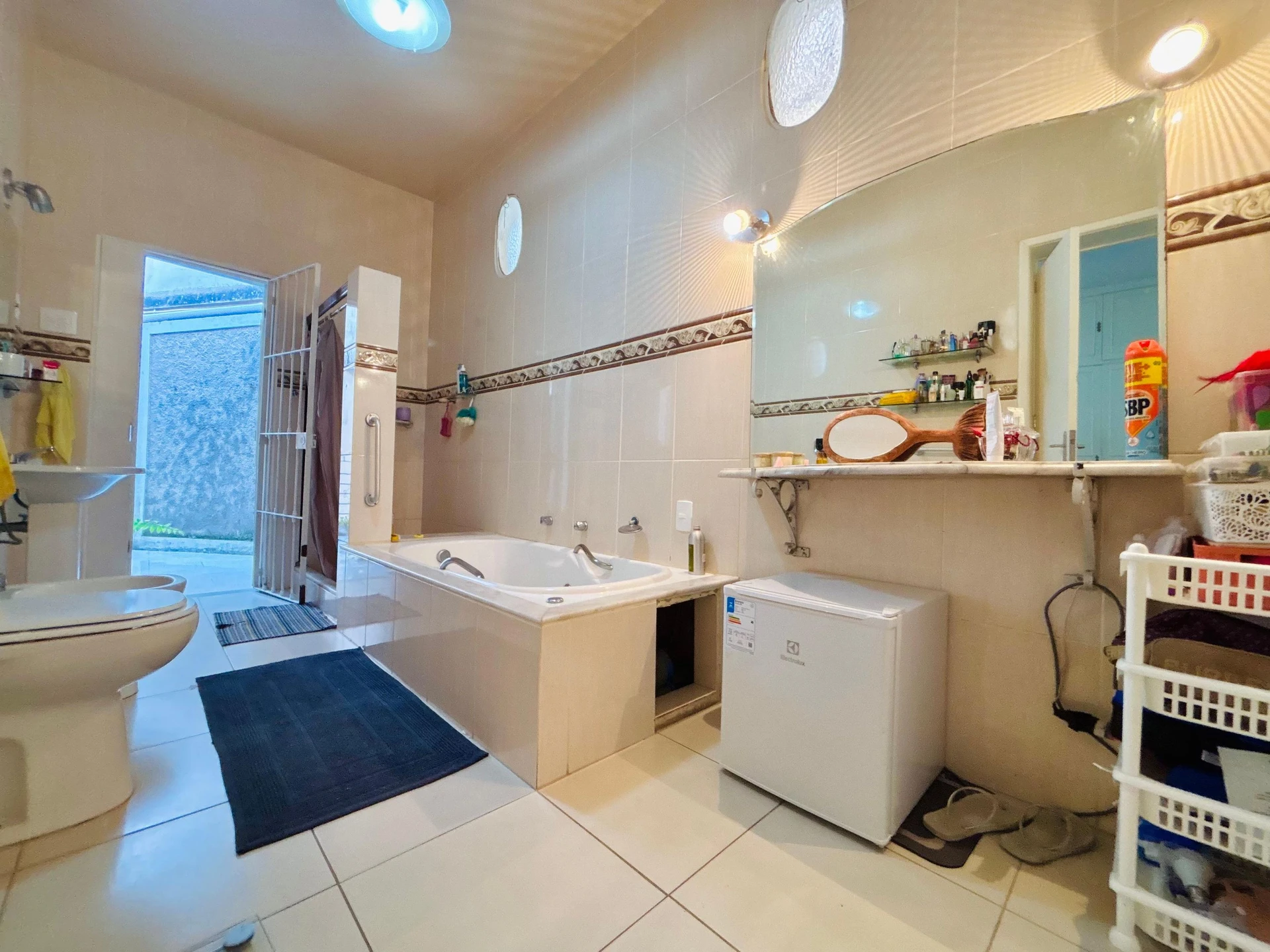 Furnished house, 380 m², with a grill on the balcony — photo 16