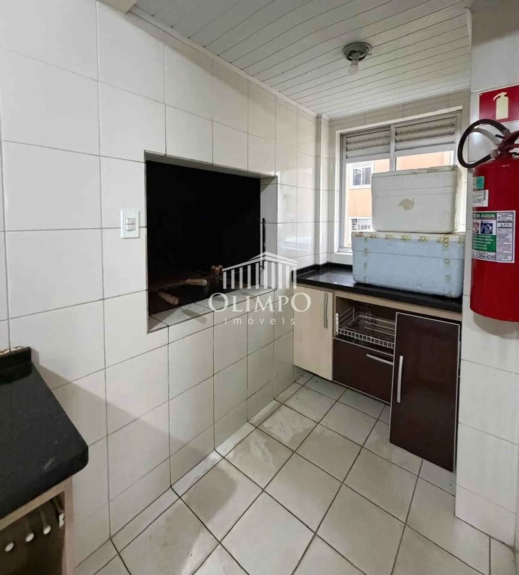 2-bedroom apartment in a building with a pool — photo 10